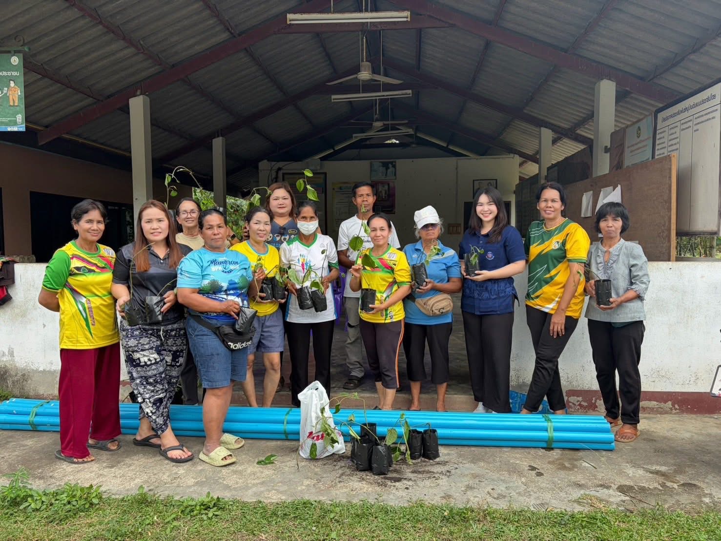 พช.ศรีนครินทร์ ดำเนินโครงการส่งเสริมประชาชนเป้าหมายเข้าถึงแหล่งทุน ณ ที่ทำการกลุ่มออมทรัพย์เพื่อการผลิตบ้านสวนหลวง