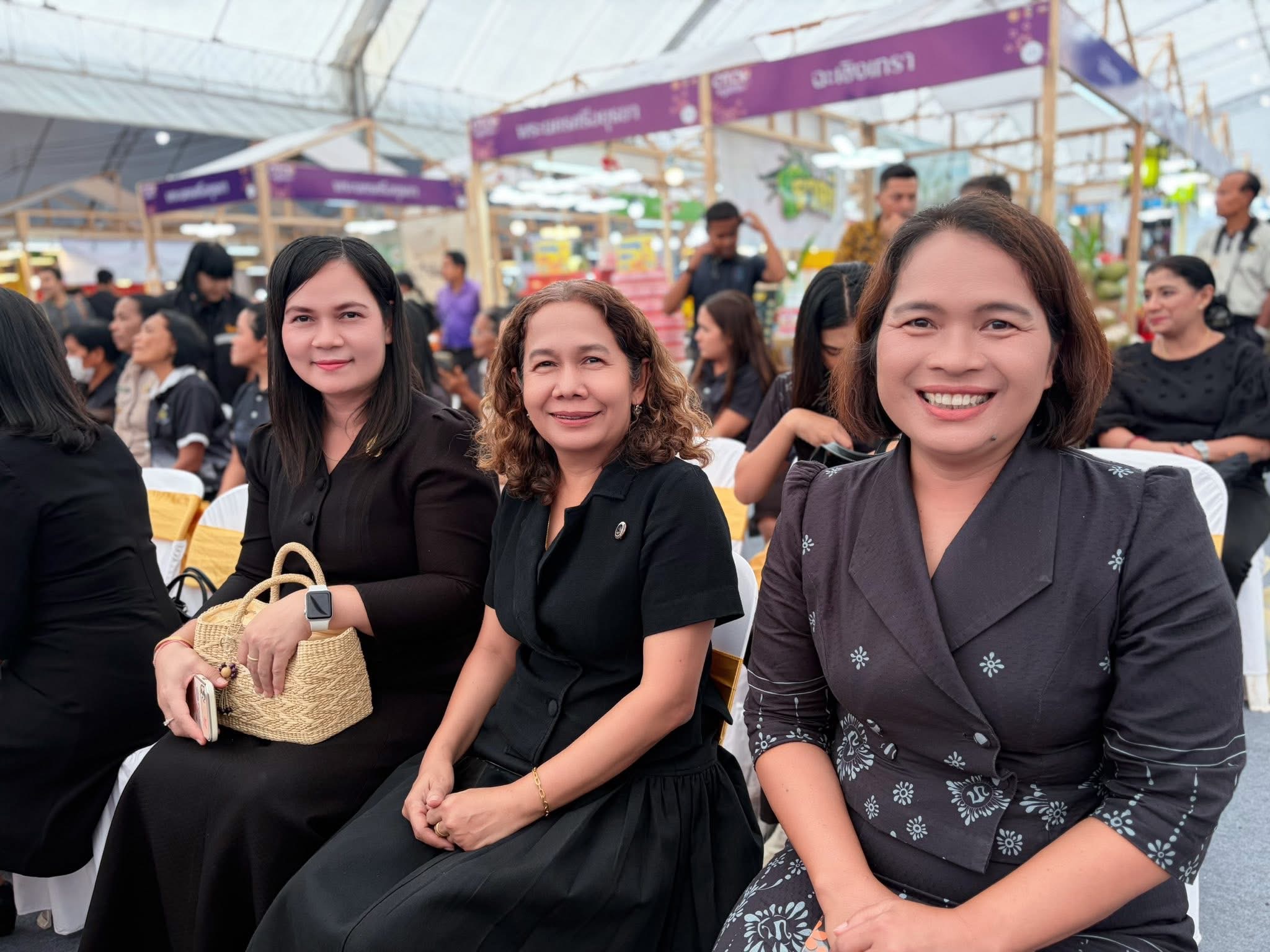 พช.ศรีนครินทร์ ร่วมพิธีเปิดงาน "OTOP ภูมิภาค จังหวัดพัทลุง" ชูแนวคิด “สีสันท้องถิ่นเรา เรื่องเล่าแห่งภูมิปัญญา” 